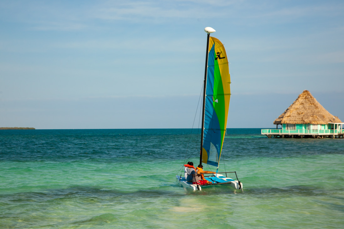 sailing-at-coco-plum-island-resort