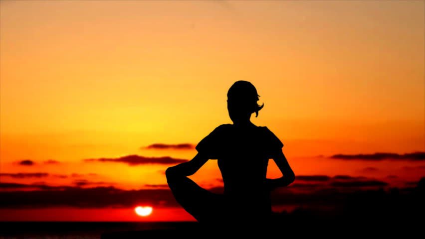 sunset-yoga-in-belize