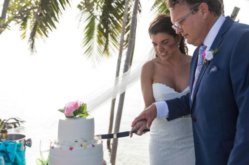 Romantic Belize Destination Wedding - Wedding Cake